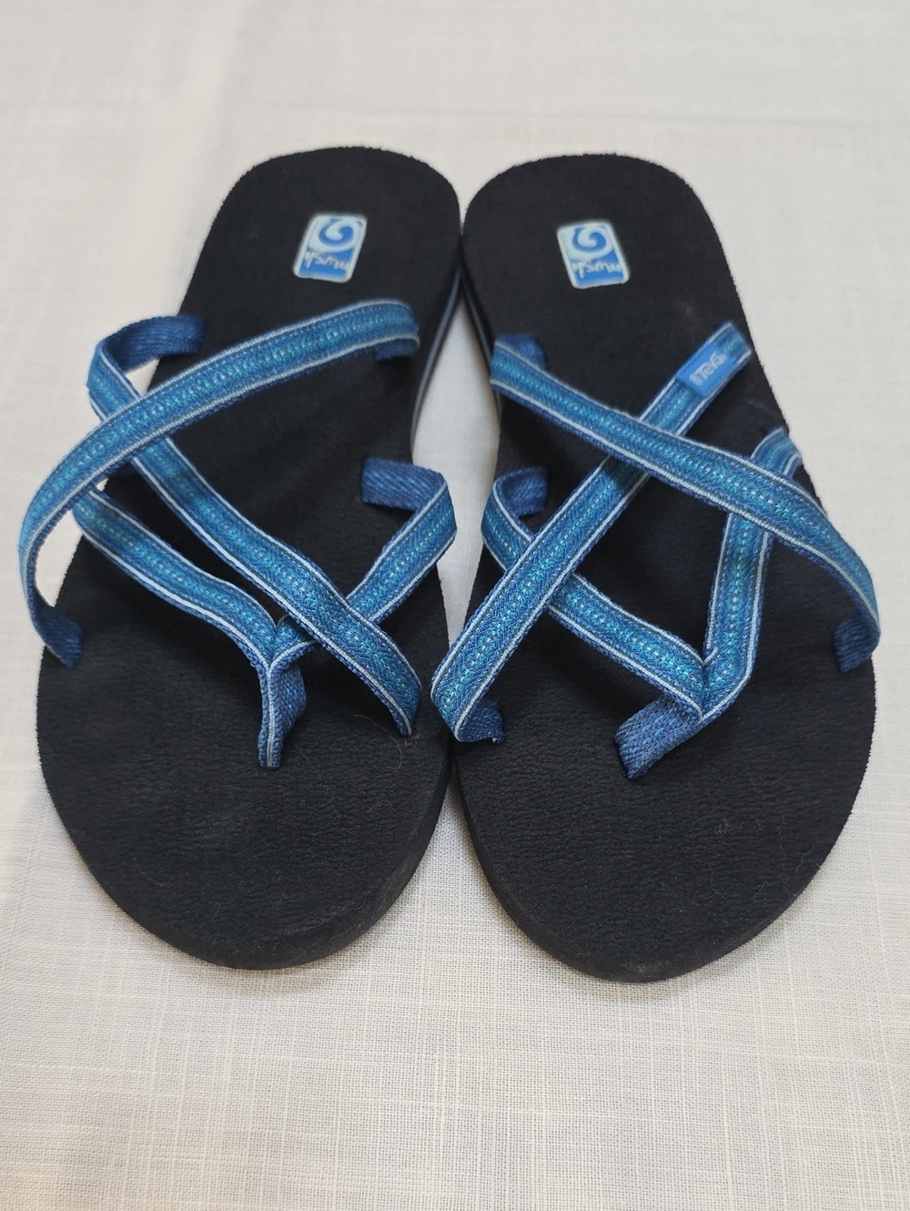 Teva Olowahu Women's Blue Cross-Strap Sandals